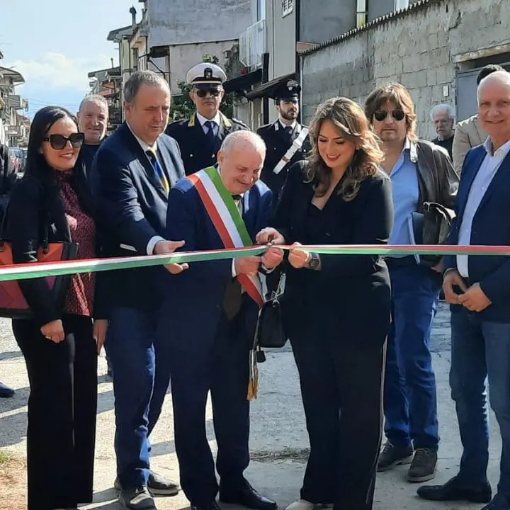 Inaugurato a Limbadi il cantiere del nuovo auditorium comunale da un milione di euro. L'ex deputata Nesci: «Ora anche gli altri comuni si diano da fare»