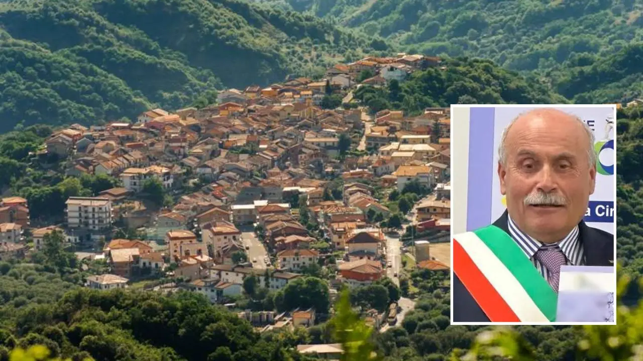 Vazzano, il sindaco Massa al contrattacco: «Il consigliere Maida è incompatibile, non ha pagato le sanzioni comunali»