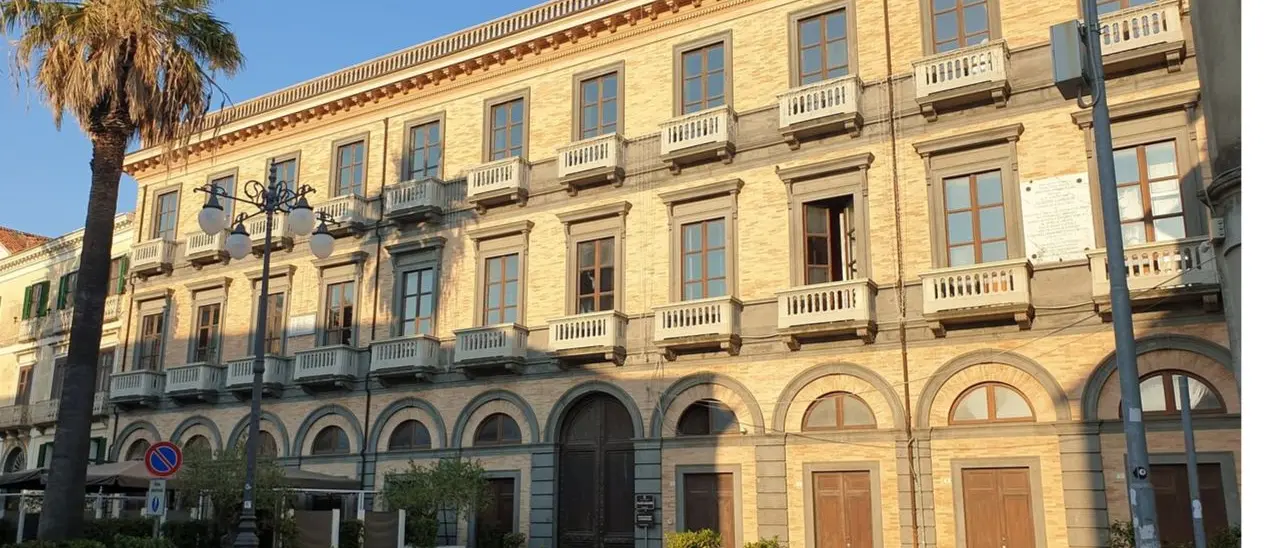 Vibo, palazzo Gagliardi accoglie la mostra personale di Emma Guerrisi \"Sfumature di emozioni\"