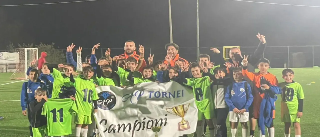 Bulldog Vibo, gli Under 10 trionfano alla Catanzaro Champions Cup: «Vittoria dedicata al piccolo Mattia»