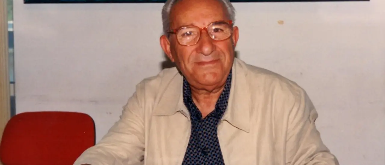 Nicotera, il cortile della scuola elementare e media intitolato al professore Pasquale Barbalace