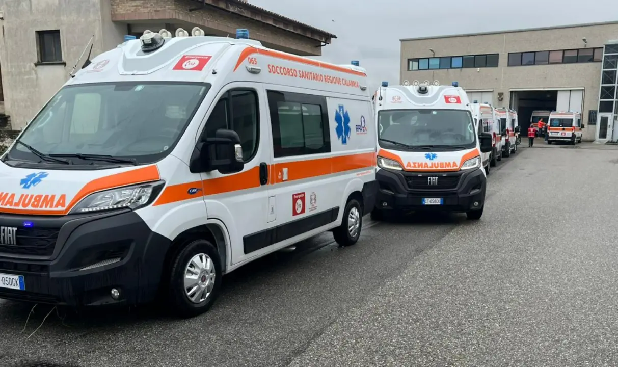 Vibo, consegnate 3 nuove ambulanze. Intanto nel Piano attività l’Asp punta a potenziare i servizi anche per Tropea e Serra