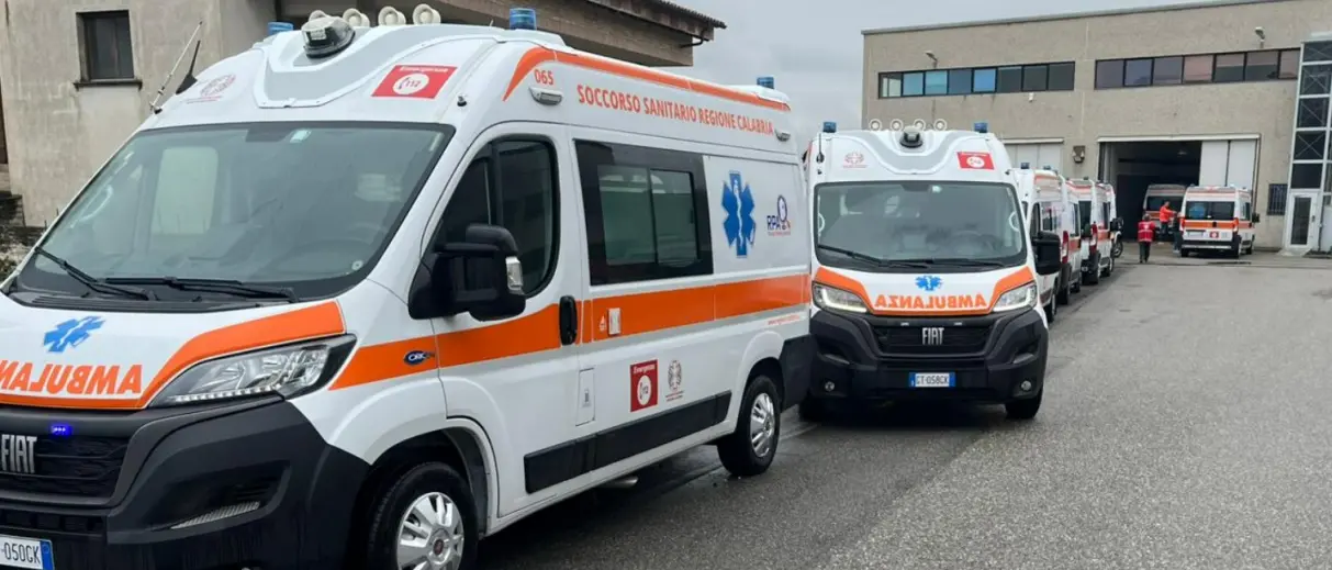 Vibo, consegnate 3 nuove ambulanze. Intanto nel Piano attività l’Asp punta a potenziare i servizi anche per Tropea e Serra