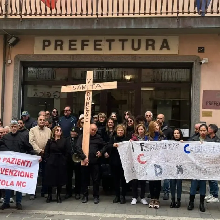 Da un centro per i disturbi alimentari a Limbadi al potenziamento di oncologia a Tropea, le associazioni incalzano l’Asp: «Non si paralizzi la Sanità»