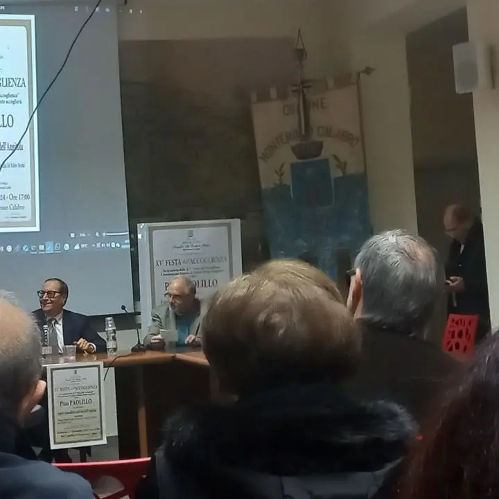 Festa dell'Accoglienza a Monterosso: l'associazione Familia de Rubro Monte premia il naturalista del Wwf Paolillo