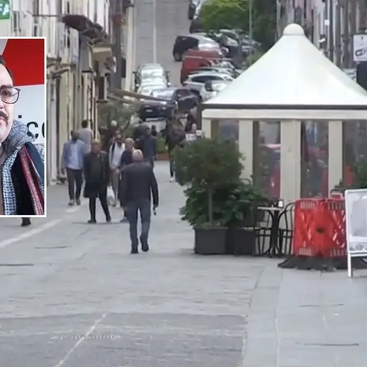 Vibo Valentia, il consigliere comunale Colelli salva una donna che ha tentato di uccidersi sul corso con una bottiglia rotta