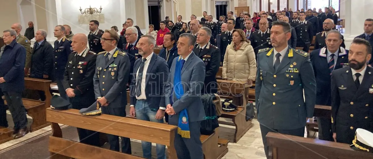 Vibo Valentia, i carabinieri celebrano la Virgo Fidelis. Il comandante Toti ai colleghi: «Siate umani ancor prima che autorità»