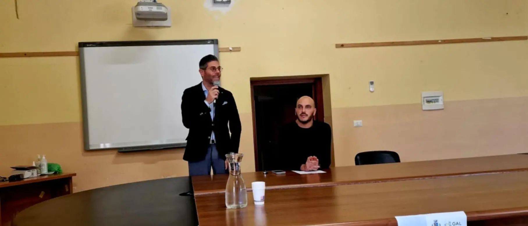 Jonadi, presentata la riqualificazione dell'ex sala consiliare: da immobile inutilizzato a punto di riferimento per la comunità