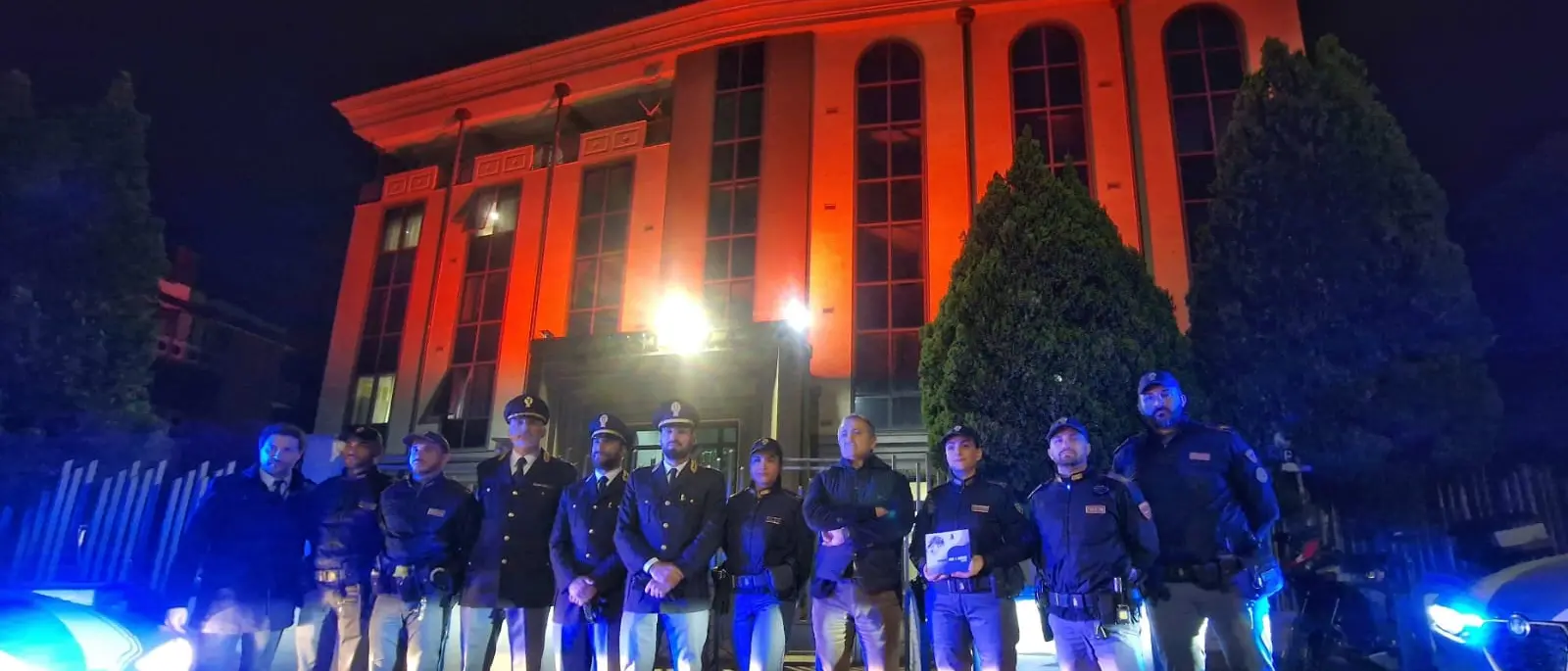 Vibo si è tinta di rosso e arancione nella giornata contro la violenza sulle donne: «È la cultura patriarcale che uccide»