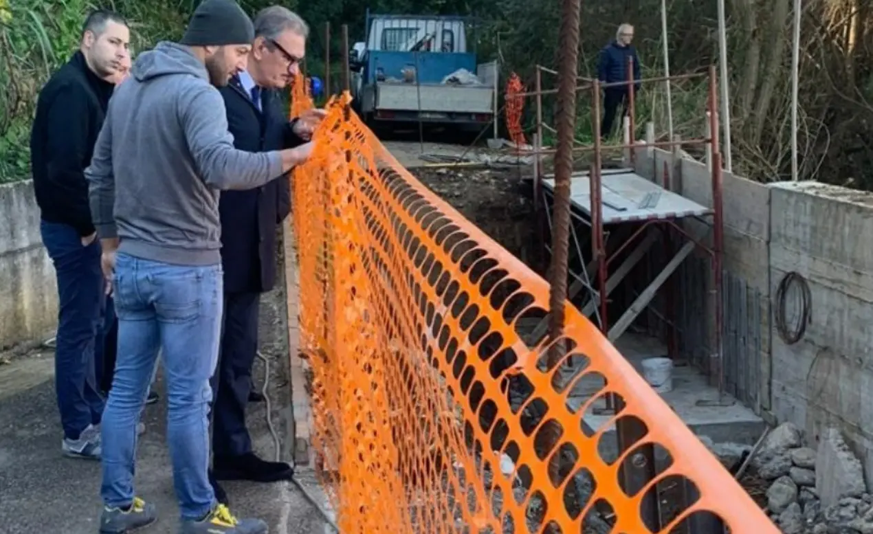 Cantieri nelle frazioni marine di Vibo: sopralluogo del sindaco Romeo per verificare lo stato dei lavori