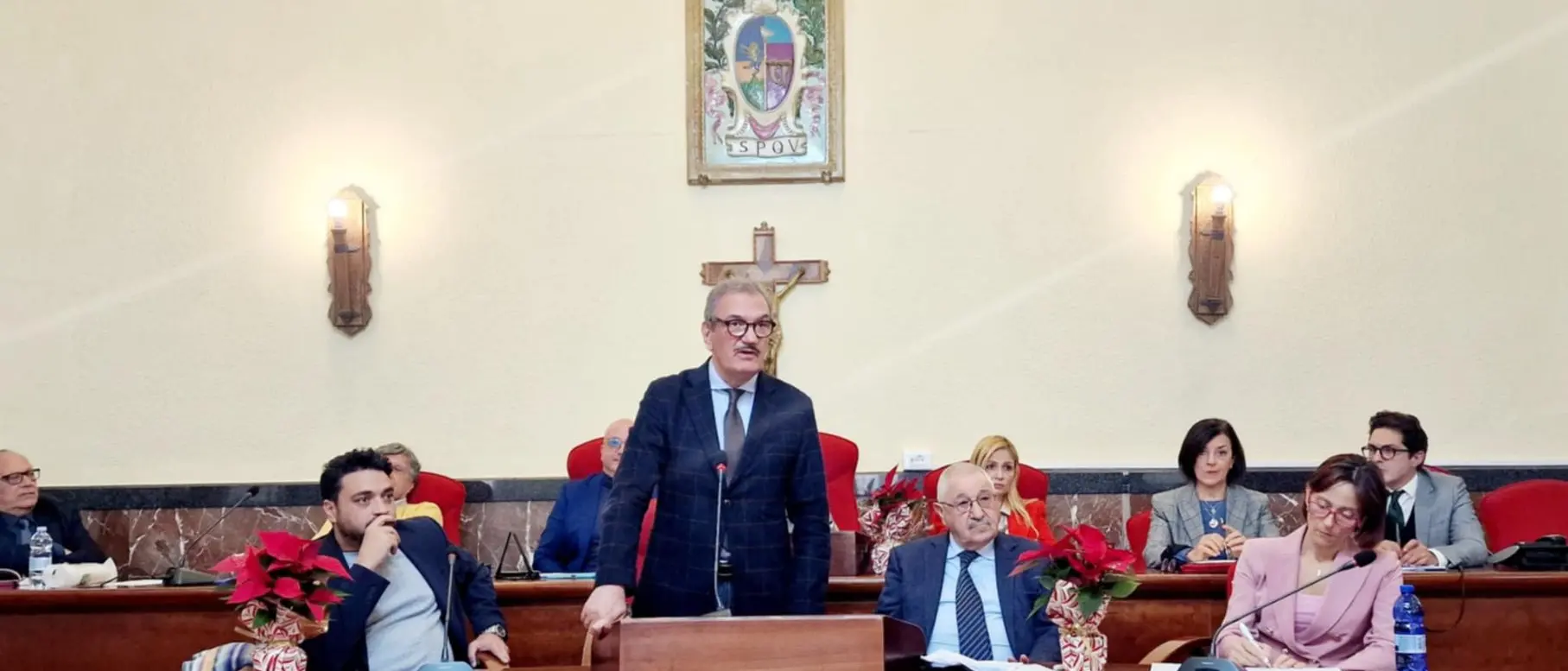 Vibo, al via il progetto per realizzare un elenco delle famiglie affidatarie per minori in difficoltà. Il sindaco Romeo: «È il primo in Calabria»