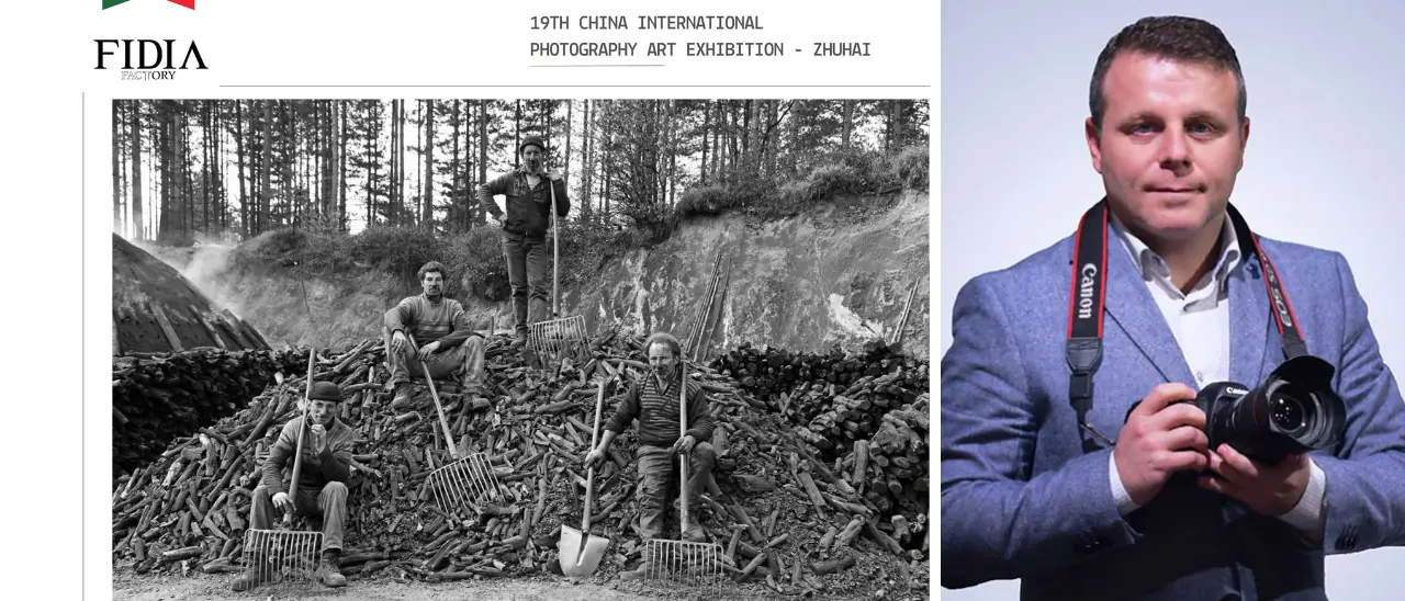 Gli ultimi carbonai di Serra in Cina: le immagini di Saverio Caracciolo al maggiore evento internazionale di fotografia artistica