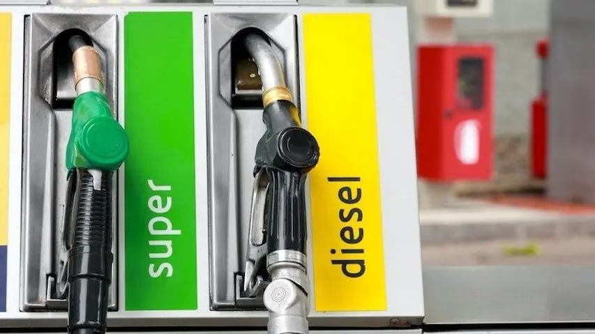 Benzina e gasolio in calo, pieno meno caro per Ferragosto
