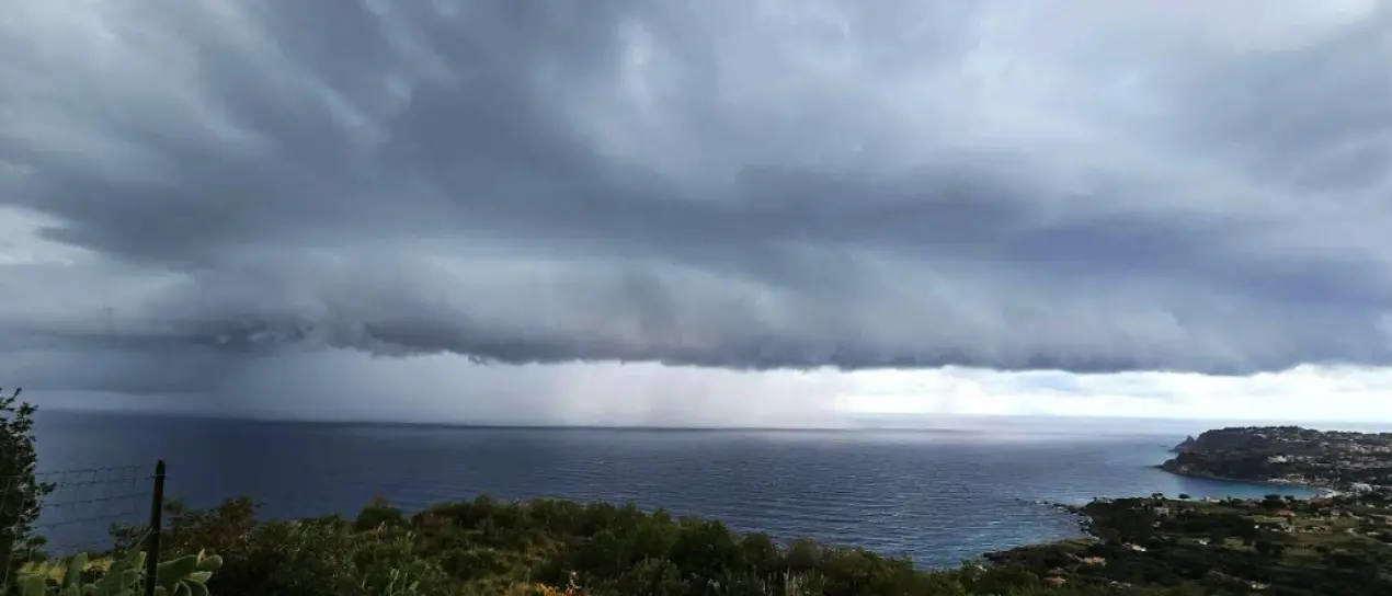 Domenica all’insegna dei temporali e della grandine nel Vibonese