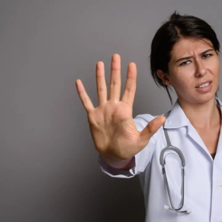 Cessaniti, avrebbe tentato di violentare la dottoressa della Guardia medica durante una visita domiciliare: a processo un 60enne