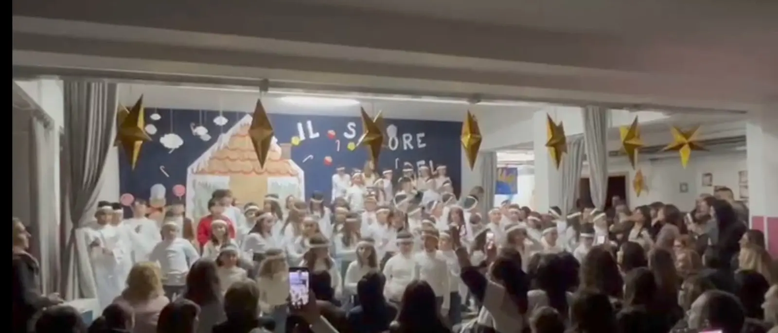 Jonadi, nella scuola primaria di Nao festa del Natale tra musica, teatro e… regalo a sorpresa