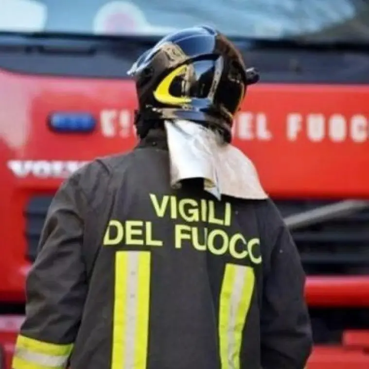 Mezzo in fiamme tra Mileto e Soriano, disagi lungo l’A2