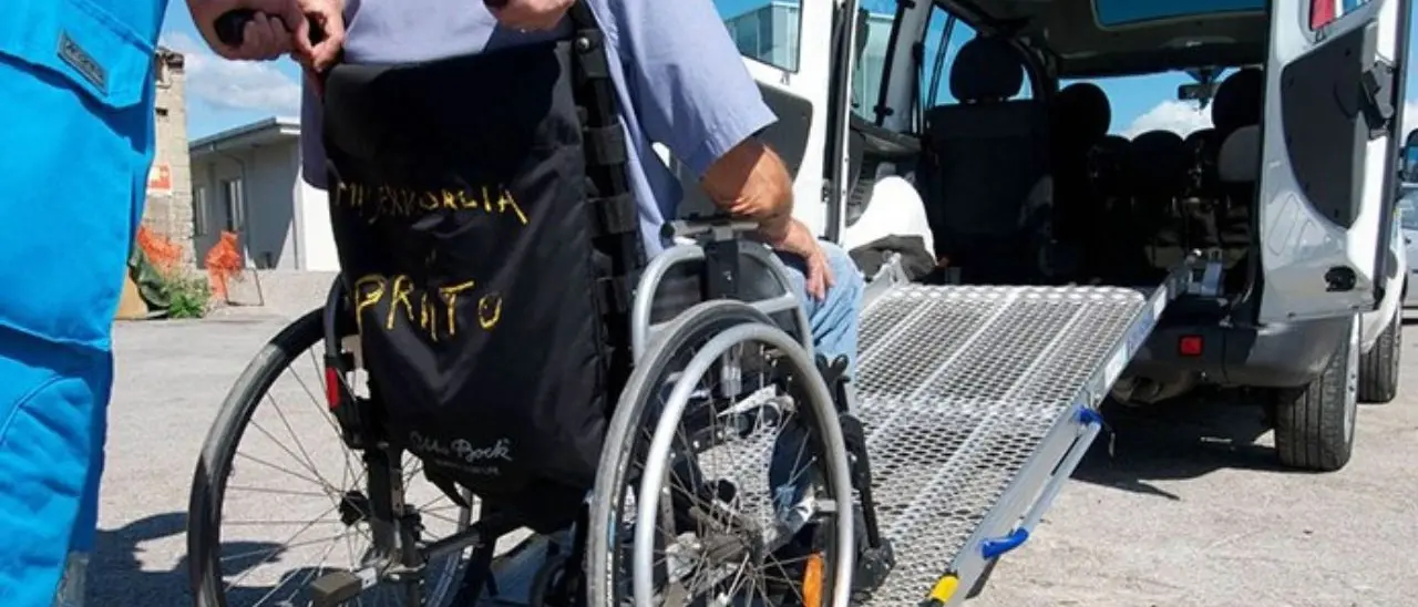 Il Comune di Vibo vara il trasporto sociale verso strutture sanitarie e ambulatori. Ecco chi ne ha diritto e come accedere al servizio