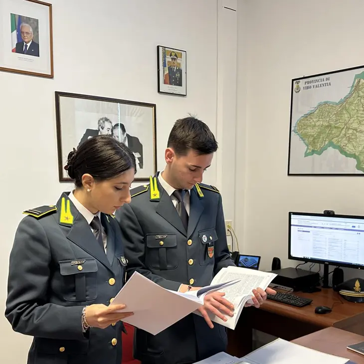 Vibo, mazzette in cambio di indennità di malattia false: i NOMI dell’inchiesta che coinvolge medici e funzionari pubblici