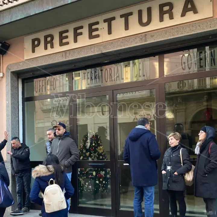 Niente rinnovo per 45 infermieri e oss: «Hanno scoperto oggi che domani sarà il loro ultimo giorno di lavoro, ma la sanità vibonese non può permettersi di perderli»