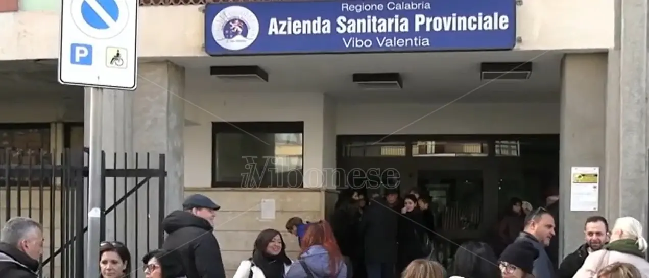 “Licenziamenti” all’Asp di Vibo, Città attiva: «Avevamo lanciato l’allarme, con lo scioglimento si sta arretrando»