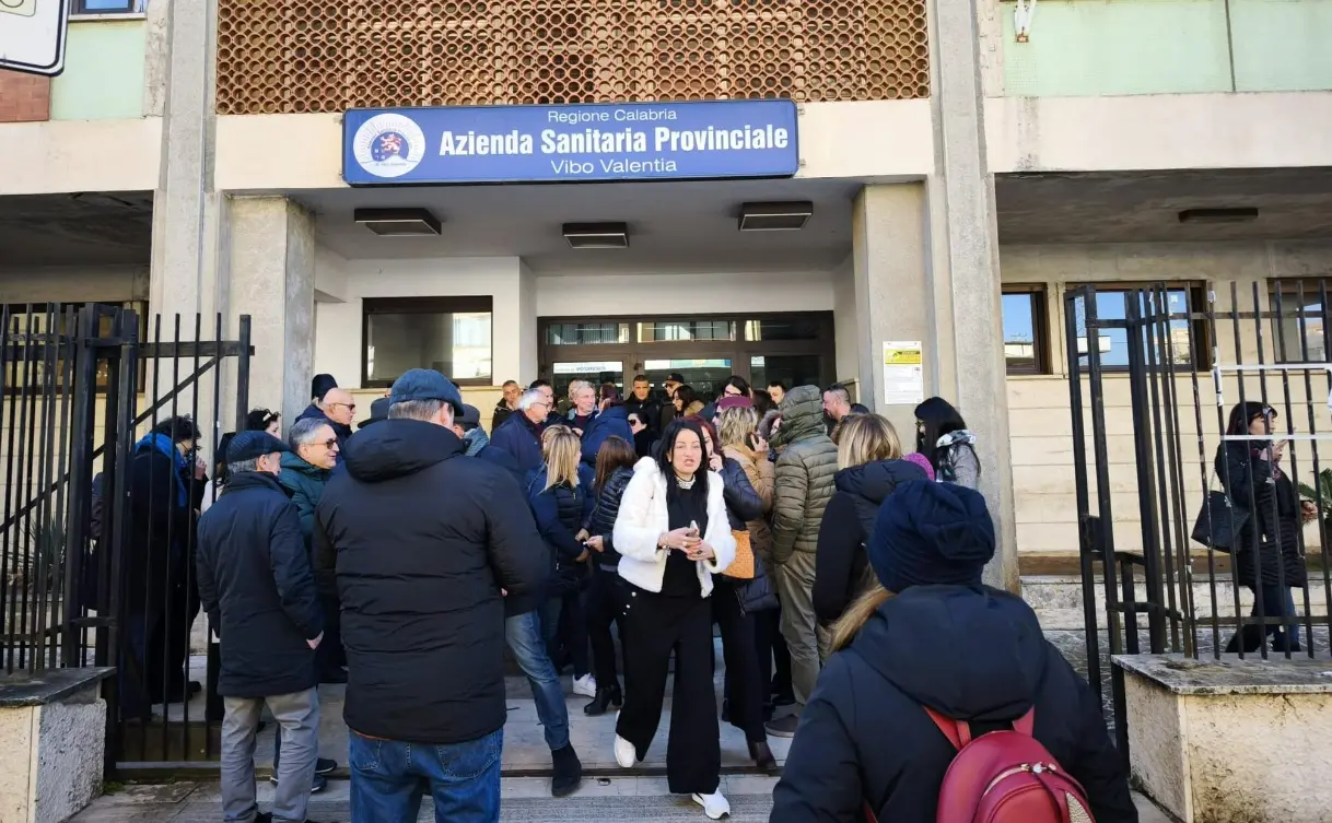 Infermieri e oss “licenziati” a Vibo, l'Ordine professionale si appella a Occhiuto: «Intervenga»