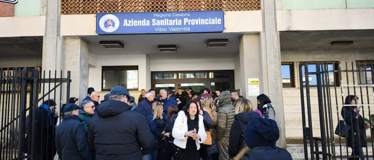 Infermieri e oss “licenziati” a Vibo, l'Ordine professionale si appella a Occhiuto: «Intervenga»