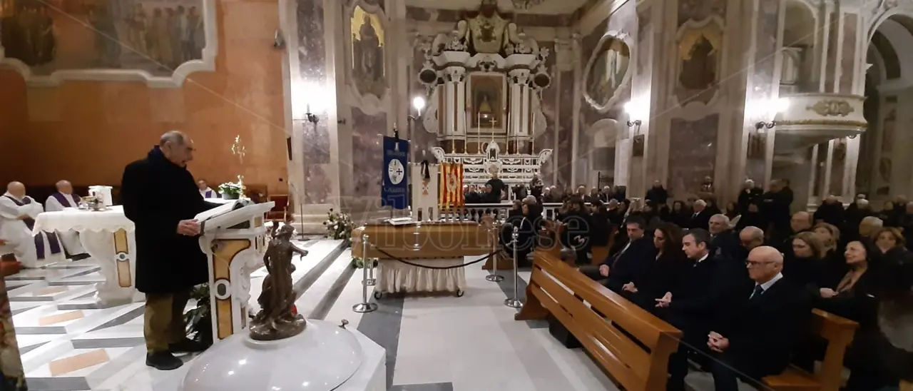 L'ultimo saluto a Giuseppe Chiaravalloti, a Catanzaro i funerali dell'ex governatore della Calabria