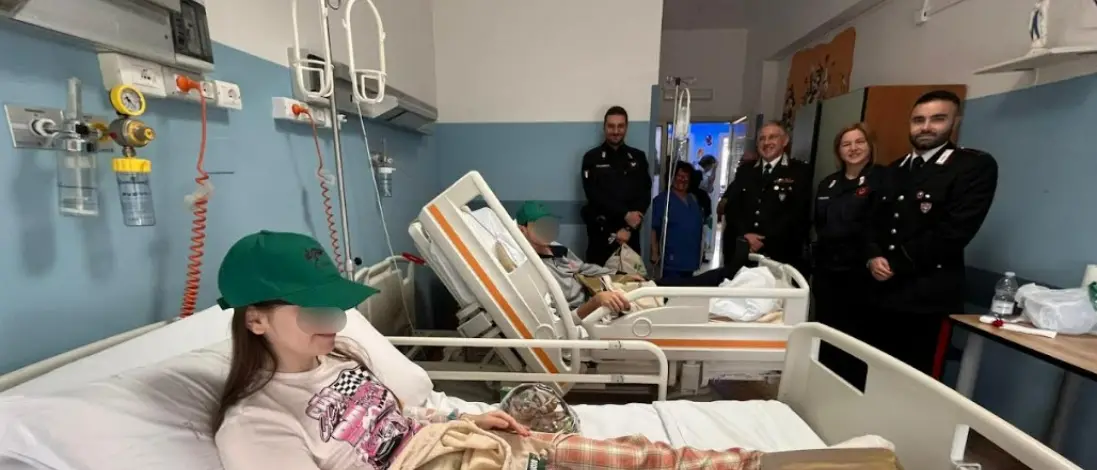 Educazione ambientale e solidarietà, all’ospedale di Vibo fa tappa la speciale Befana dei Carabinieri forestali
