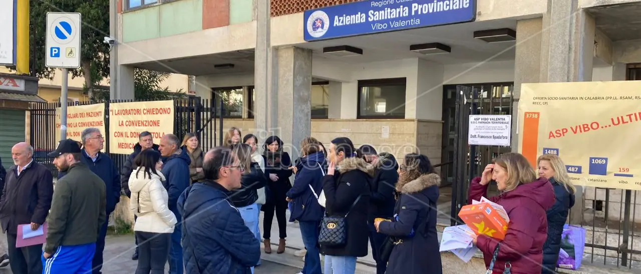 Rsa Don Mottola, sospesa la protesta dopo l'incontro con l'Asp: «Ottenute garanzie dai commissari, ora tocca alla Regione»