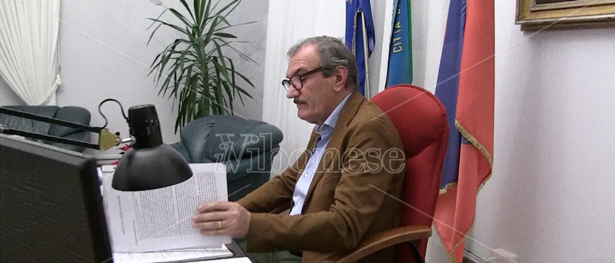 Nuovo\u00A0anno scolastico, il messaggio del sindaco di Vibo: «Partenza con qualche disagio, ma stiamo lavorando»\n