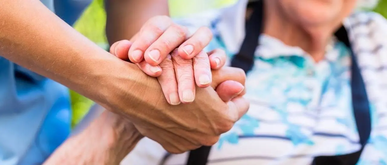 L'Ats di Serra San Bruno eroga contributi economici a chi assiste un familiare non autosuffciente. Ecco il bando e quanto si può chiedere