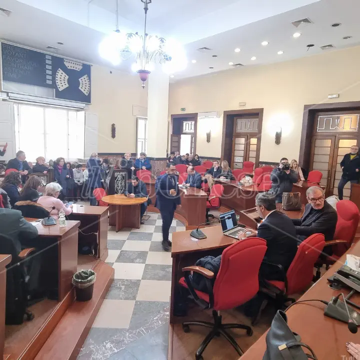 Comune di Vibo, le dimissioni di Pugliese (Pd) scatenano Fi: «Romeo prenda atto della crisi politica, così non può governare»