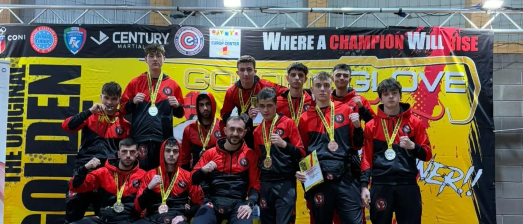 Kickboxing, la vibonese Fenix Academy fa incetta di medaglie al torneo internazionale di Treviso