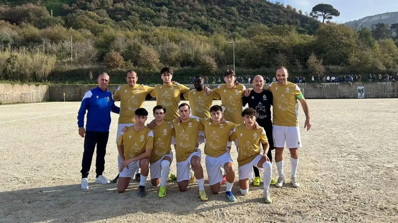 Salta la Supercoppa vibonese, il Tropea replica allo Spilinga: «Chiedevamo un campo neutro e la metà dei posti, non hanno voluto»