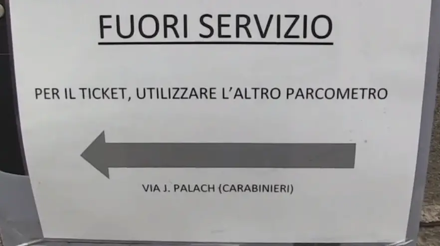Strisce blu, parchimetri in tilt: a Vibo è ancora giungla urbana - Video