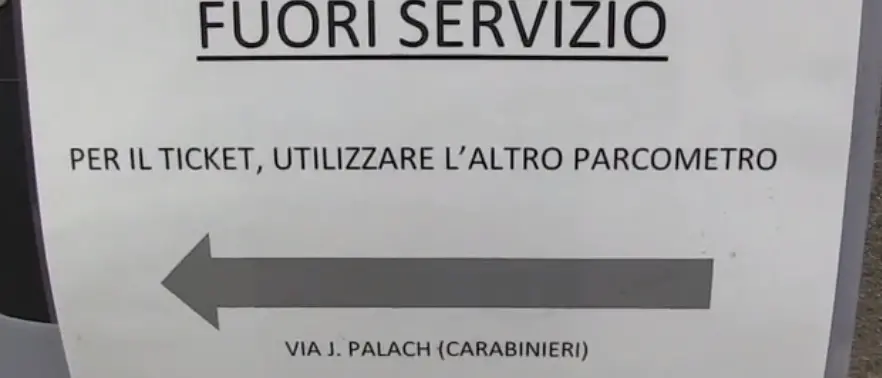 Strisce blu, parchimetri in tilt: a Vibo è ancora giungla urbana - Video