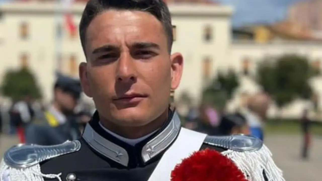 Daniele vive, la mamma del carabiniere di Serra morto in un incidente fonda un'associazione in suo ricordo: «Così aiutiamo i più giovani»
