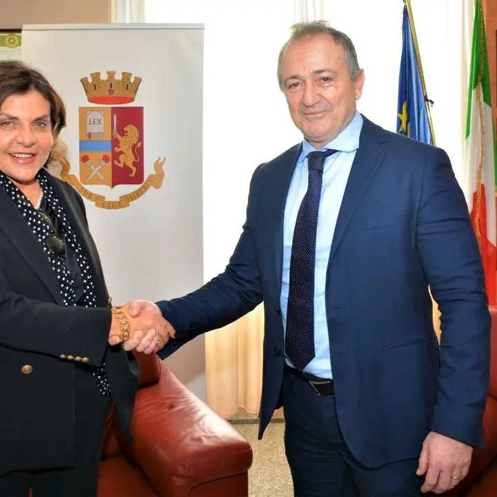 Sicurezza e tutela dell'ordine pubblico al centro della visita istituzionale del prefetto Anna Colosimo alla Questura di Vibo