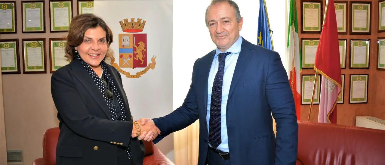 Sicurezza e tutela dell'ordine pubblico al centro della visita istituzionale del prefetto Anna Colosimo alla Questura di Vibo