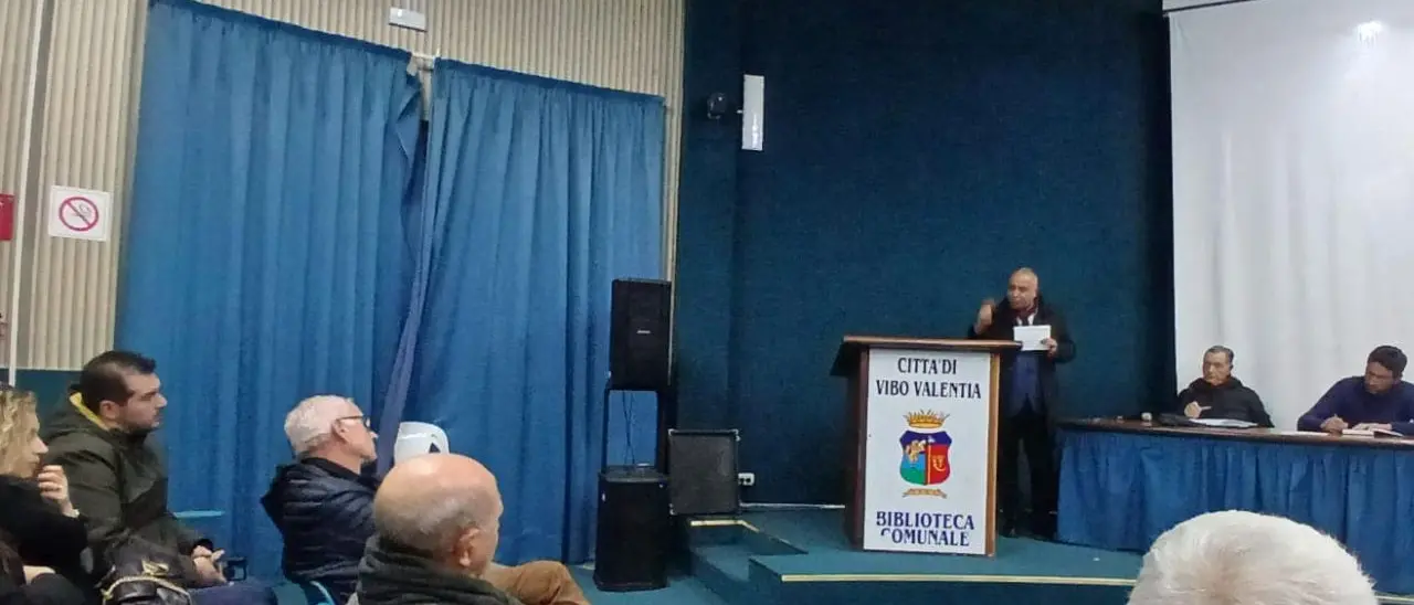 Sanità allo stremo, il Pd di Vibo lancia l’idea di una grande manifestazione di piazza: «Occhiuto e Asp diano risposte»