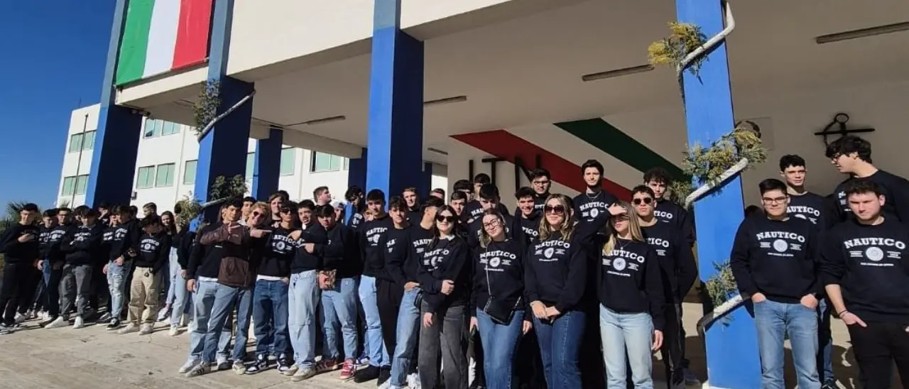 Open Day all'Istituto Nautico di Pizzo: in mostra per i futuri studenti i simulatori di volo e navali, planetario e officina macchine