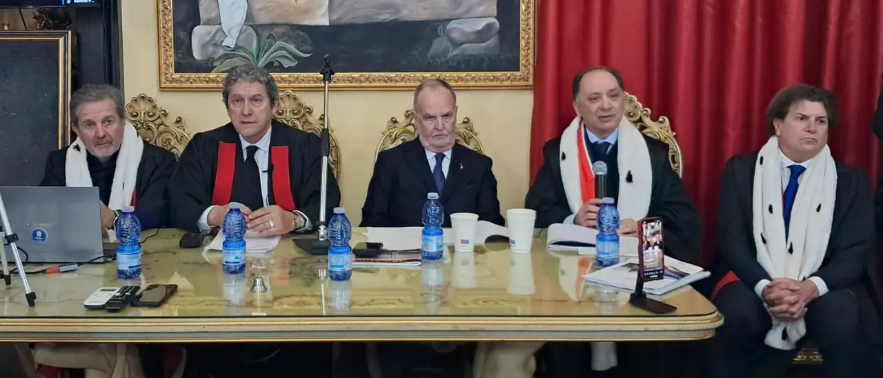 Calderoli a Vibo: «Con l'Autonomia differenziata non ho mai voluto spaccare il Paese. Poi l'Italia è già divisa di suo»