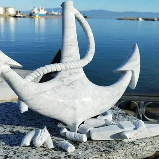 Vibo Marina, nuovo sfregio al monumento dedicato al comandante Natale De Grazia