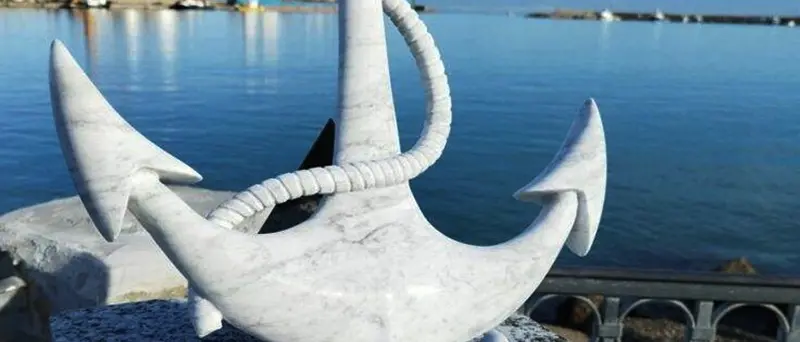 Vibo Marina, nuovo sfregio al monumento dedicato al comandante Natale De Grazia