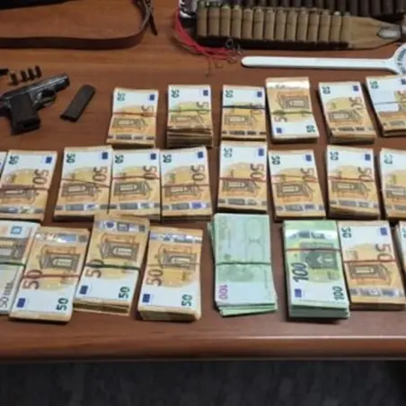 Pistola e denaro per 126mila euro a Tropea, gip fissa udienza convalida dell’arresto