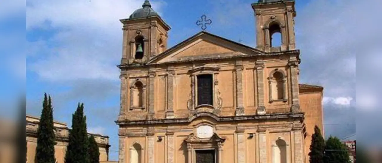 Vibo, tragedia durante la messa a San Leoluca: donna muore sull’altare mentre legge la preghiera dei fedeli