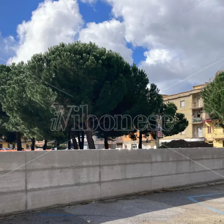 «Muro del pianto? No, sarà bellissimo»: l’assessore Monteleone spiega ritardi e futuro di piazza Gaetano Salvemini (consorzio agrario)