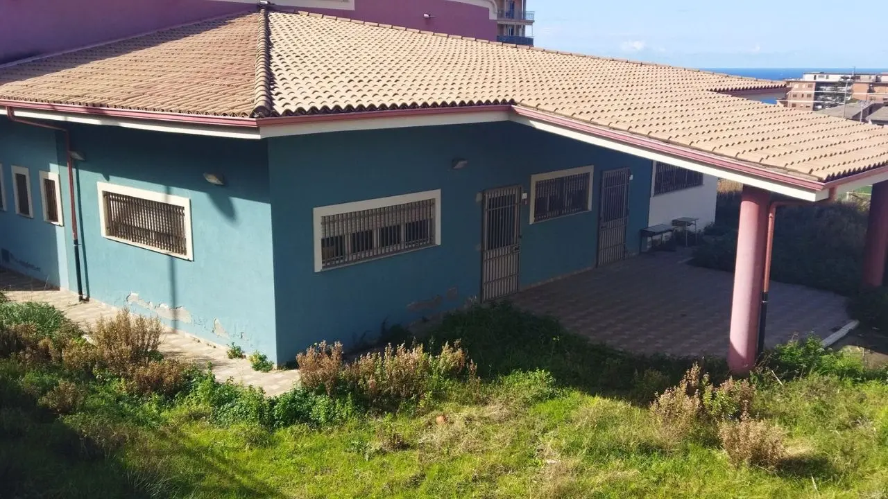 Pizzo, Adesione Democratica si scaglia contro l'amministrazione comunale: «L'Auditorium Sant'Antonio è preda del degrado»