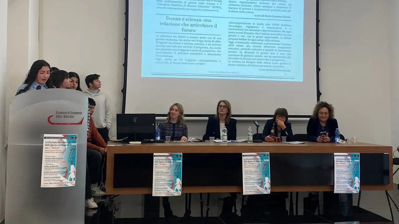 Comune di Vibo e scuole superiori a confronto sul ruolo delle donne nella Scienza. E il liceo Berto presenta il suo giornale